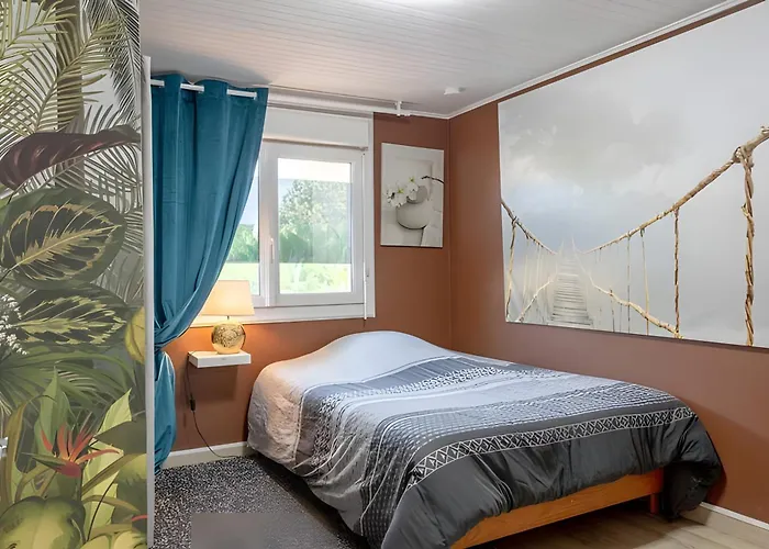 Rez De Jardin & Salle De Reunion *