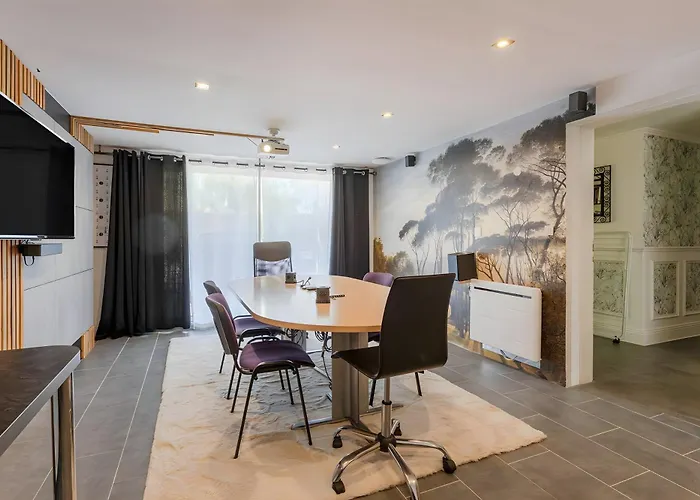 Rez De Jardin & Salle De Reunion Apartment