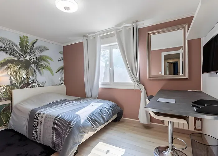 Rez De Jardin & Salle De Reunion * La Ferriere (Vandee)